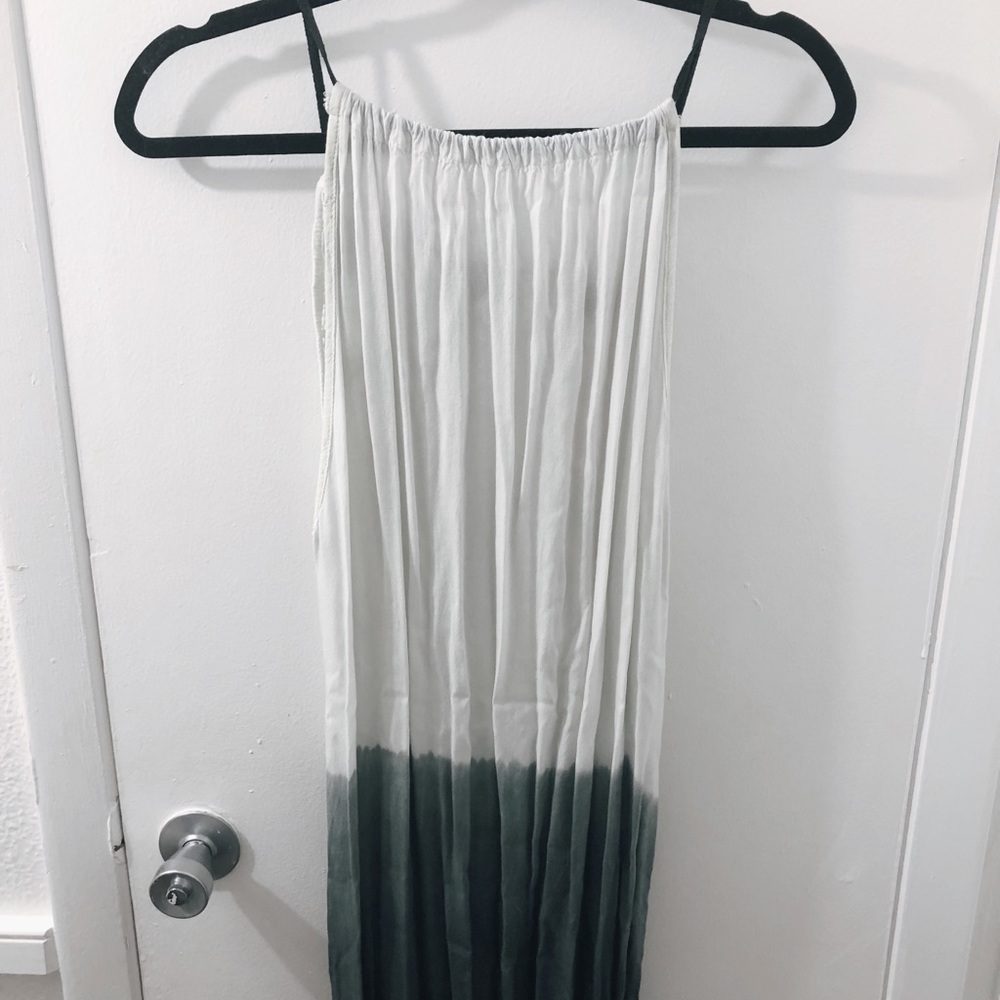SOLD ✨ Ombré white to black maxi dress
